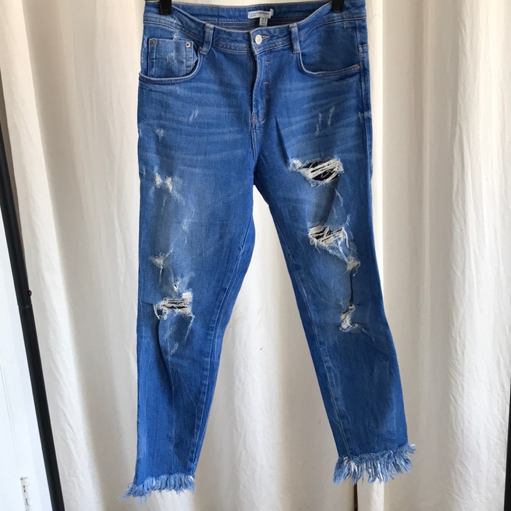 ZARA TRF DISTRESSED JEANS